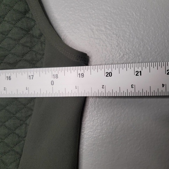 Senita Athletics hunter green quilted vest size M zip up - Picture 7 of 9